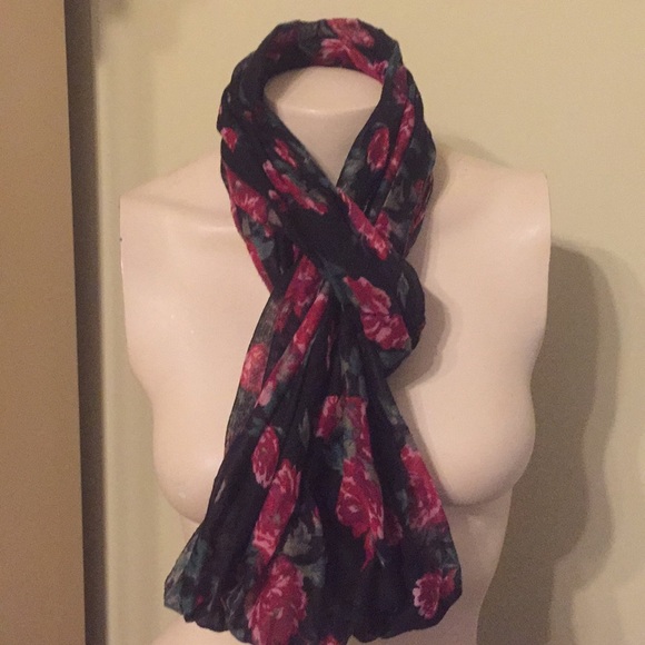 MUTLI-FUNCTIONAL FLORAL SCARF/WRAP🛍 - Picture 2 of 14
